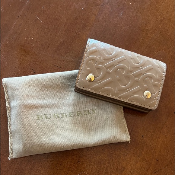 New BURBERRY/ Tan Monogram Card and Coin Case - Picture 2 of 16